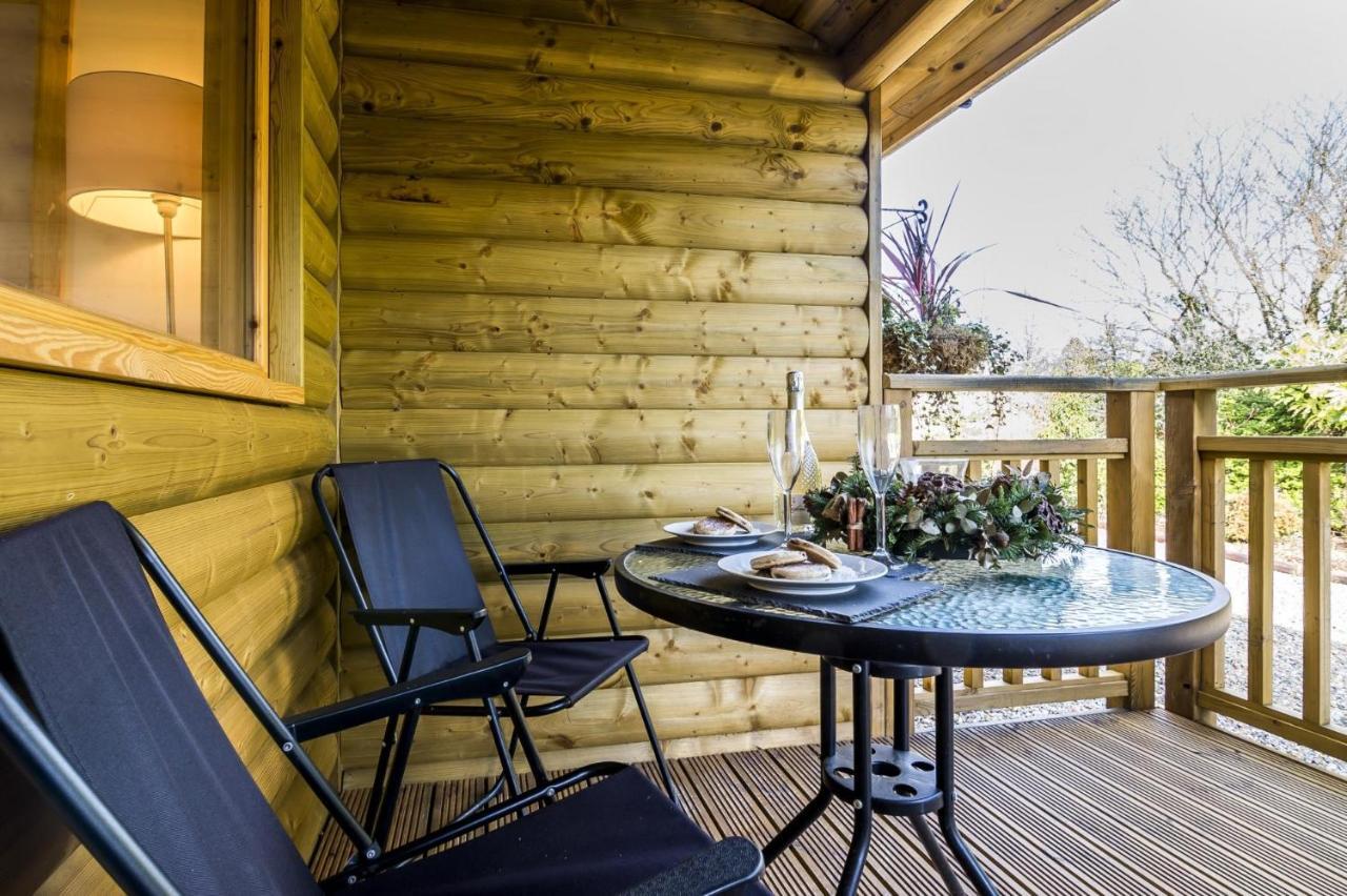 Laurel Lodge - 2 Bedroom Log Cabin - St Florence Saint Florence Zewnętrze zdjęcie